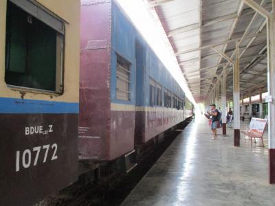 ミャンマー再訪の旅（15）　　　　　　　　　　　　　鉄道でニャウンシェからバコーへ。