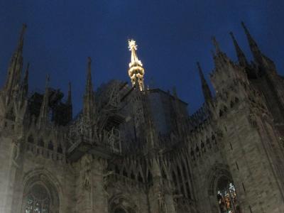 2018 Forza Italia settentrionale #10 Duomo di notte dopo l'arrivo夜のミラノ