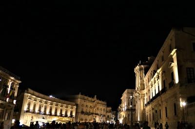 魅惑のシチリア×プーリア♪　Vol.442　☆シラクーザ：夜景の美しいドゥオーモ広場♪