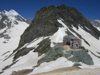 2019・シャモニー、サースフェーで山歩き、イタリアでちょっと街歩き（その７、サースフェーでブリタニア小屋へ）