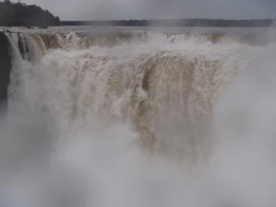 南米大陸三大絶景を巡る旅（７）アルゼンチン側でイグアスの滝とボートツアーに大興奮