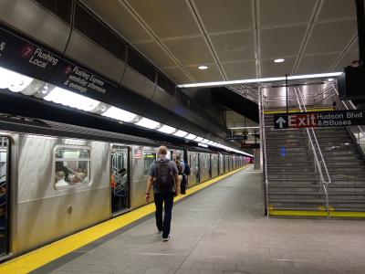 NYCを歩く。(6.8) 地下鉄の新線42th/Times Sqと34th/Hudson Yardsを結ぶ「７線」に乗る。