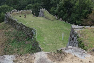 2018春、中国西部の日本百名城(12/28)：4月3日(12)：津和野城(3)：天守台、太鼓丸