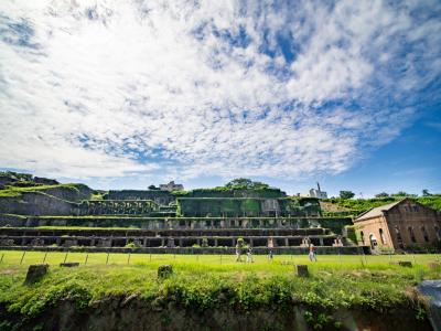 夏休みの佐渡島04: シーカヤックしたけどあまり観光してないから巨大廃墟を見に行く