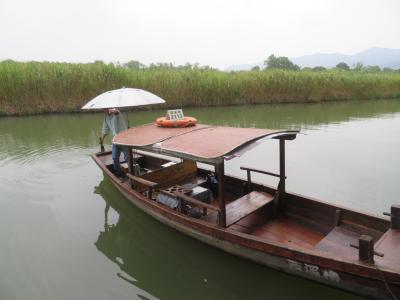 木造手こぎ遊覧船に一緒に乗せてもらった中国人ラブラブカップルの後を行く♪西渓国家湿地公園♪2019年９月中国 杭州７泊８日(個人旅行)１８