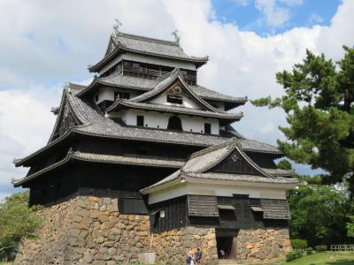 初秋の山陰めぐり（６）現存１２天守の松江城は優美な姿から千鳥城とも呼ばれ６３年ぶりの国宝指定
