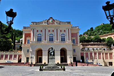 魅惑のシチリア×プーリア♪　Vol.601　☆コゼンツァ旧市街：宮殿と劇場の美しい広場♪