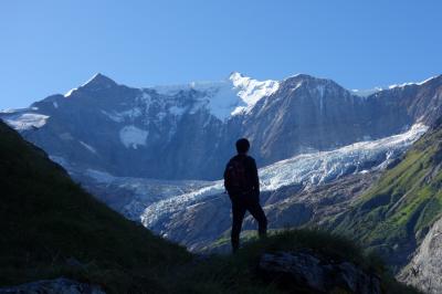 憧れのスイスアルプス５連泊【４】　氷河に近付く崖っぷちベーレック小屋ハイキング！！