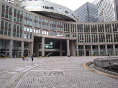 新宿駅を都庁方面に歩いてみました！