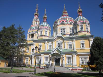 中央アジア(ウズベキスタン・キルギス・カザフスタン)シニア相部屋の旅①