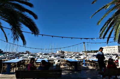 魅惑のシチリア×プーリア♪　Vol.798　☆トラーニ：昼下がりの美しいトラーニ漁港♪