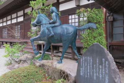 2018春、長野の百名城(24/25)：4月17日(11)：木曽義仲所縁の徳音寺(2)：巴御前像