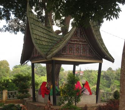 ブキティンギ逍遥（2019年3月インドネシア）～その１：街歩き＆アウルクニンＢＴ