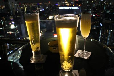 バンコクの休日、街歩きとルーフトップバー、夜景とビールに酔う。