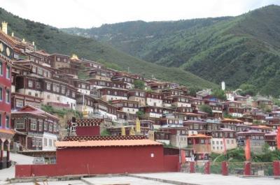2019夏、東チベット（13）徳格から白玉への移動風景とペユル･ゴンパの見学