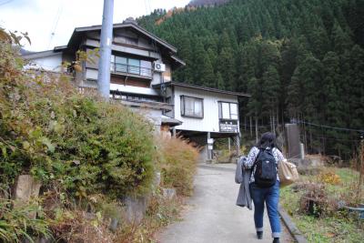 晩秋の志賀高原へ。⑦地獄谷温泉へ　その１　車で宿まで行けない山奥の秘湯。