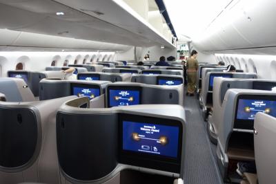 シンガポール航空ビジネスクラス 787-10 ドリームライナー  SIN ⇒ KIX   シンガポールフリーツアー  