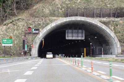 ■ そうだ！全部撮ってみよう。東海北陸自動車道トンネル (上り54本・下り56本)
