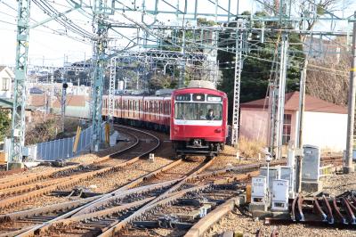 赤い電車にのかって