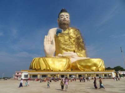 ミャンマー　「行った所・見た所」　チャイトーの３パゴダMountain参拝・散策