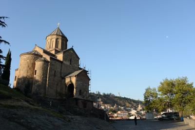 コーカサス３カ国8日間の旅（４）ﾄﾋﾞﾘｼ市内観光、ｱﾙﾒﾆｱ入国、ﾊﾌﾊﾟﾄ修道院