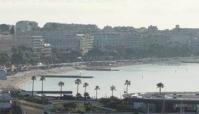 Cannes でも最初は高いところに上りましょう。