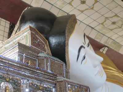 ミャンマー　「行った所・見た所」　バゴーの観光（王宮発掘現場と博物館・シュエターリャウン寝仏）