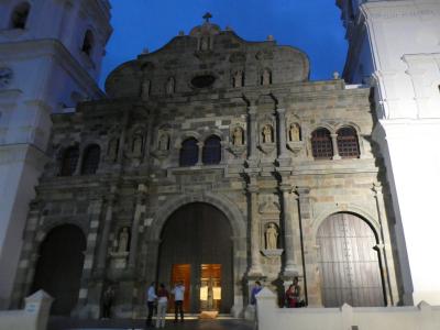 パナマ パナマシティ カスコビエホ独立広場付近(Casco Viejo, Ciudad de Panama, Panama)