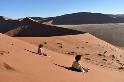 ナミビア 4歳&10歳子連れ旅(3) うっとりナミブ砂漠とアイアイ温泉でキャンプ