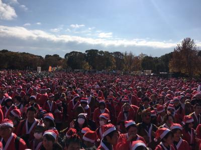 大阪サンタラン　大阪城周辺が真っ赤　入院中の子供達へのチャリティイベント　みんな元気になってね～