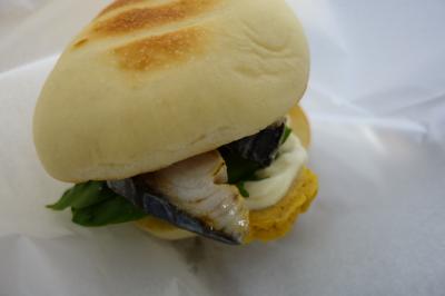 20191214-5 築地 Tsukiji Fish Burger MASAさん、ハイボールと〆鯖バーガーと