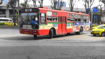 【爆走！前面展望 三菱路線バス 前車を追い越し激走！】日本三菱FUSO製　バンコクの路線バス
