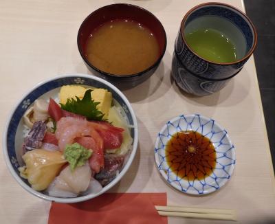 ２０１９年２月　関東２日目　その１　築地と豊洲市場　豊洲でちらし寿司を食べました。