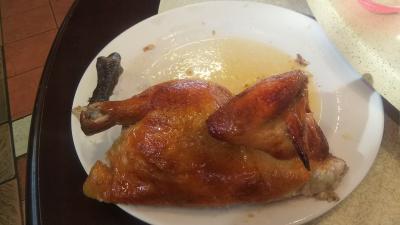 巨大な鶏の丸焼きでお腹いっぱい!!本日の宿は台南へ!!