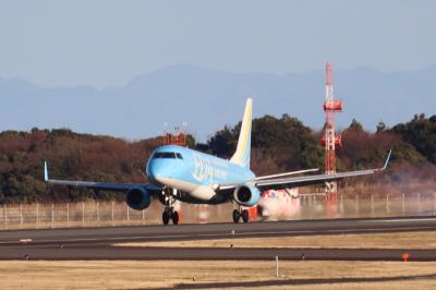 静岡空港石雲院展望デッキで飛行機を撮って北九州空港に飛ぶ。