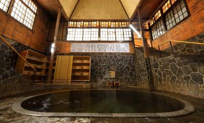 雪景色を眺めつつの年越し / 鉛温泉 藤三旅館 湯治部 鄙びた湯治逗留