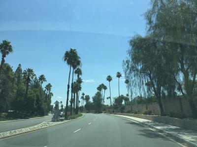 カリフォルニア州 パーム デザート　－　街をドライブ