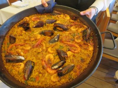 スペイン　「行った所・見た所」　バルセロナのモンジュイックの丘を見てラバルカデルサラヌンカで海鮮料理の食事をしました