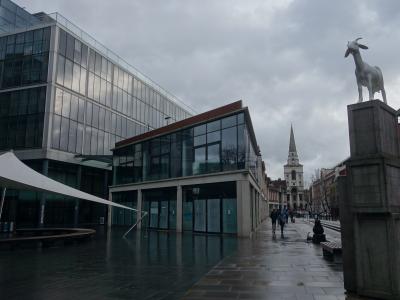 London(5.3) 新しいほうのSpitalfie1ds は"l"の代わりに'1' を使っている。