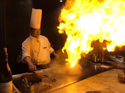 氷見牛鉄板焼きパフォーマンス