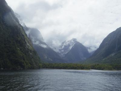 ニュージーランド・アクティビティ満載の旅　１月5日（雨と晴れのミルフォードサウンド）