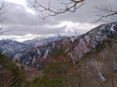 【日帰り登山】初雪見た初の雪山登山【釈迦ヶ岳・中尾根】