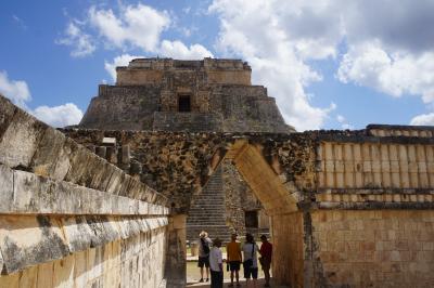 年を感じるメキシコ8日間の旅　3日目　ウシュマル遺跡