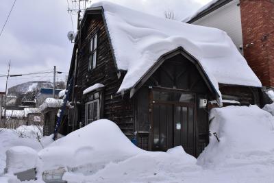 小樽の坂道めぐり2020冬～雪の積もる歴史的建造物と色分け消火栓～（小樽）