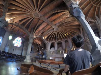 スペイン　レンタカーで3000kmの旅　5日目-1(バルセロナ⇒コロニアグエル教会)