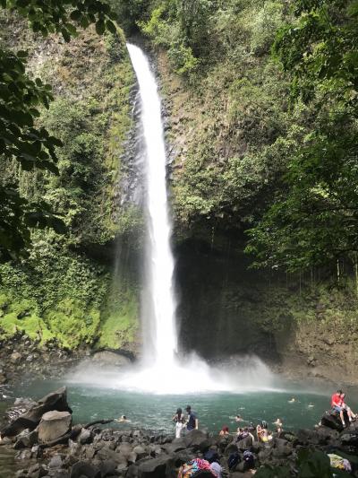 コスタリカの滝スポットLa Fortuna Waterfall