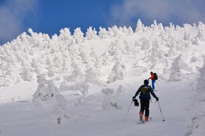 雪の西吾妻山日帰り登山【グランデコスキー場から】