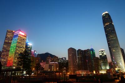 香港★香港は今日も元気です2　久しぶりに夜景を楽しみながらぶらぶら　フェリーで中環から尖沙咀へ　～添馬公園～