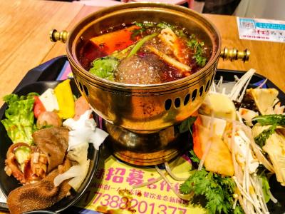 【中国・重慶/3】火鍋を食べて光の街へ!昔は「抗日」今は「抗疫」平和な日々の大切さを思う(重慶→大阪)