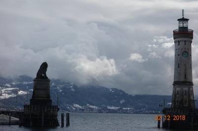 ボーデン湖の東部に浮かぶ小さな島の上の街ドイツのリンダウ